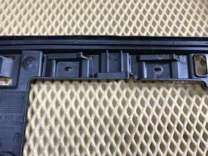 Направляющая заднего бампера VW Passat [B6] 2005-2010 (УНИВЕРСАЛ 3C9807393 3C9807394) — фото 4