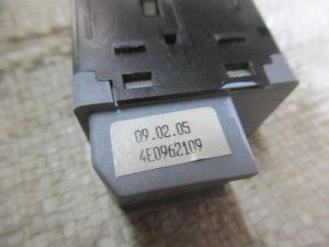 Кнопка многофункциональная Audi A8 [4E] 2002-2010 (ДЕАКТИВАЦИИ ПРОТИВОУГ. УСТРОЙСТВА 4E0962109) — фото 4
