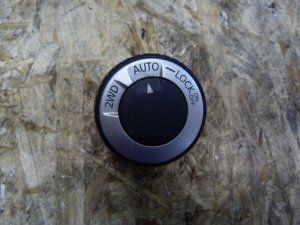Кнопка многофункциональная Renault Duster 2012> (ВКЛЮЧЕНИЯ ПОЛНОГО ПРИВОДА 8200796642) — фото 1