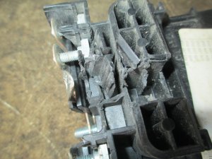Блок предохранителей VW Passat [B7] 2011-2015,Passat [B6] 2005-2010,Passat CC 2008>,Tiguan 2011-2016,Q3 2012>,Sharan 2010-2015,Alhambra 2010> (4 ЦИЛИНДРА БЕНЗИН-ДИЗЕЛЬ МОТОРНЫЙ 3C0937125A) — фото 4