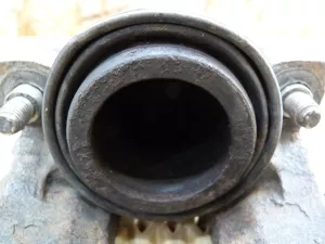 Суппорт передний правый VW Polo 2001-2009,A2 [8Z0] 2000-2005,A3 (8L1) 1996-2003,Octavia (A4 1U-) 2000-2011,Leon (1M1) 1999-2006,Toledo II 1999-2006,Octavia 1997-2000,Golf IV/Bora 1997-2005,New Beetle 1998-2010 (1K0615124D) — фото 5