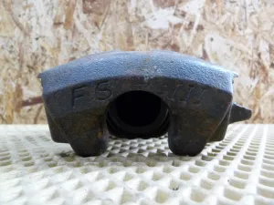 Суппорт передний правый VW Polo 2001-2009,A2 [8Z0] 2000-2005,A3 (8L1) 1996-2003,Octavia (A4 1U-) 2000-2011,Leon (1M1) 1999-2006,Toledo II 1999-2006,Octavia 1997-2000,Golf IV/Bora 1997-2005,New Beetle 1998-2010 (1K0615124D) — фото 2