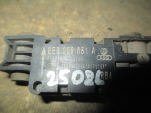 Датчик AIR BAG Audi A4 [B7] 2005-2007,A3 [8PA] Sportback 2004-2013,A8 [4E] 2003-2010,A3 [8P1] 2003-2013,TT(8J) 2006-2015 (8E0959651A) — фото 4