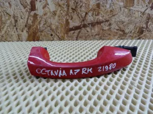 Ручка двери наружная правая Audi Q3 (F3) 2018>;Leon (5F) 2013-2020;Fabia 2015>;Karoq 2017>;Kodiaq 2017>;Octavia (A7) 2013-2020;Superb 2015>;Golf VII 2012-2020 (5G0837206GRU) — фото 1