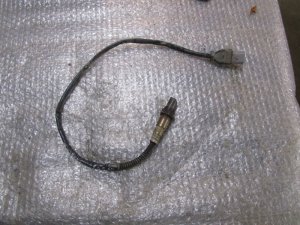 Датчик кислородный/Lambdasonde Hyundai,Kia ix35/Tucson 2010-2015,Matrix 2001-2010,Cerato 2004-2008,Santa Fe (CM) 2006-2012,Carnival 2005-2014,Sorento (XM) 2009>,ix55 2007-2013,Sportage 2010-2015,Mohave 2009>,Santa Fe (DM) 2012>,Grand Santa Fe 2013> (ВТОРОЙ 1,6 G4FC 392102B070) — фото 1