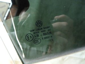 Стекло двери задней левой форточка VW Jetta 2006-2011 (1K5845215) — фото 2