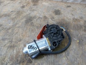 Моторчик подъема солнцезащитной шторки Mercedes Benz W221 2005-2013 (ПРАВЫЙ A2218203242) — фото 1