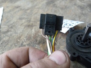 Моторчик подъема солнцезащитной шторки Mercedes Benz W221 2005-2013 (ПРАВЫЙ A2218203242) — фото 4