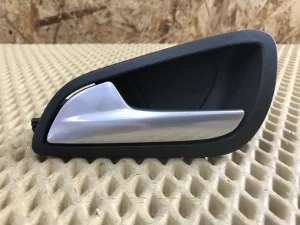 Ручка внутренняя двери Ford Focus III 2011-2019 (AM51U22601BEW AM51U22600BEW) — фото 4