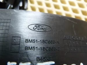 Уголок двери передней внутренний Ford Focus III 2011-2019 (BM5118C862A BM5118C863A) — фото 11