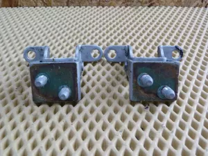 Петля двери багажника Ssang Yong Actyon New/Korando C 2010>,Kyron 2005-2015,Actyon 2005-2012 (КОМПЛЕКТ 6481009002) — фото 1