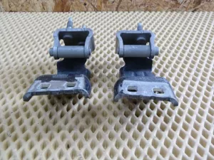 Петля двери багажника VW Passat [B6] 2005-2010 (КОМПЛЕКТ УНИВЕРСАЛ 3C9827301E 3C9827302E) — фото 4