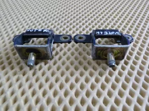 Петля двери багажника Nissan Note (E11) 2006-2013 (КОМПЛЕКТ 904001U60C) — фото 2