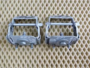 Петля двери багажника Ford Focus I 1998-2004 (КОМПЛЕКТ 1100353) — фото 4