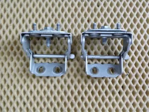 Петля двери багажника Ford Focus I 1998-2004 (КОМПЛЕКТ 1100353) — фото 2