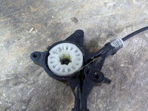Стеклоподъемник электр. передний правый Mazda 3 (BK) 2002-2009 (БЕЗ МОТОРЧИКА BP4K58590A) — фото 4
