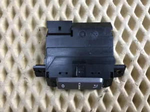 Кнопка многофункциональная VW Phaeton 2002-2016 (ЗАКР./ ОТКР. ДЕФЛЕКТОРА 3D0919815L) — фото 2