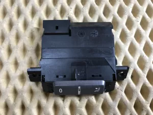 Кнопка многофункциональная VW Phaeton 2002-2016 (ЗАКР./ ОТКР. ДЕФЛЕКТОРА 3D0919815L) — фото 2