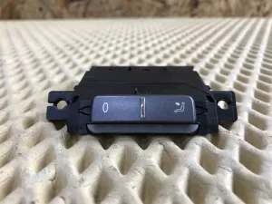 Кнопка многофункциональная VW Phaeton 2002-2016 (ЗАКР./ ОТКР. ДЕФЛЕКТОРА 3D0919815L) — фото 1