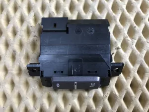 Кнопка многофункциональная VW Phaeton 2002-2016 (ЗАКР./ ОТКР. ДЕФЛЕКТОРА 3D0919815L) — фото 2
