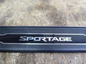 Накладка порога передняя правая Kia Sportage 2010-2015 (858833W500) — фото 3