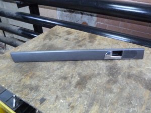 Накладка декоративная VW Touareg 2002-2010 (ЗАДНЕЙ ЛЕВОЙ ОБШИВКИ 7L6853081) — фото 1