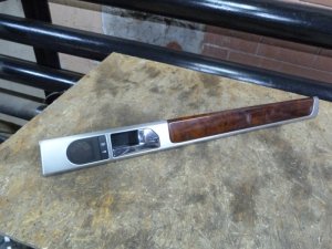 Накладка декоративная VW Touareg 2002-2010 (ОБШИВКИ ДВЕРИ ЗАДНЯЯ ПРАВАЯ 7L6867460) — фото 1