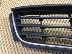 Решетка в бампер центральная VW Polo (Sed RUS) 2011> (ДО 04.05.2015 ГОДА С ХРОМОМ 6RU853677A) — фото 10