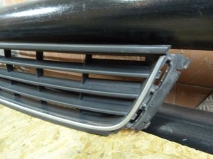 Решетка в бампер центральная VW Polo (Sed RUS) 2011> (ДО 04.05.2015 ГОДА С ХРОМОМ 6RU853677A) — фото 6