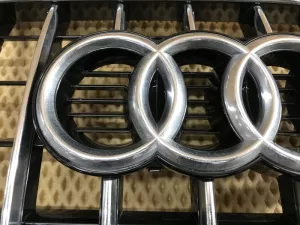Решетка радиатора Audi Q5 [8R] 2008-2017 (ПОСЛЕ 2012 ГОДА 8R0853651AB) — фото 12