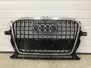 Решетка радиатора Audi Q5 [8R] 2008-2017 (ПОСЛЕ 2012 ГОДА 8R0853651AB) — фото 1