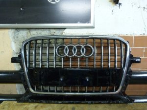 Решетка радиатора Audi Q5 [8R] 2008-2017 (ПОСЛЕ 2012 ГОДА 8R0853651AB) — фото 1