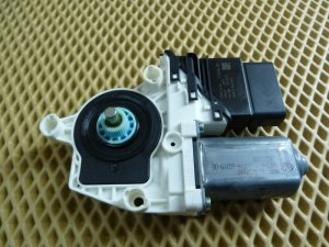 Моторчик стеклоподъемника задний левый VW Tiguan 2011-2016 (5N0959703F) — фото 3