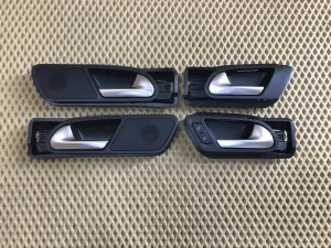Ручка внутренняя двери VW Tiguan 2011-2016 (КОМПЛЕКТ С ПОДСВЕТКОЙ И ЦЕНТРАЛЬНЫМ ЗАМКОМ 1K0962126B 5N2837114 5N2837113 5N0839113 5N0839114) — фото 1