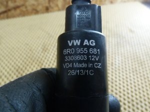 Насос омывателя фар VW Tiguan 2011-2016 (6R0955681) — фото 4