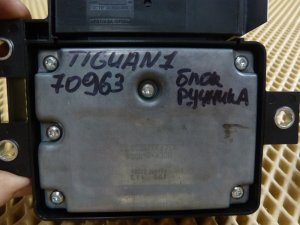 Блок управления парковочным тормозом VW Tiguan 2011-2016 (3AA907801H) — фото 4