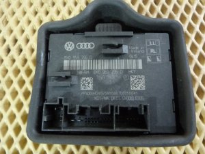 Блок комфорта Audi A1 (8X) 2010-2018 (ЗАДНЕЙ ПРАВОЙ ДВЕРИ 8X0959795В) — фото 3
