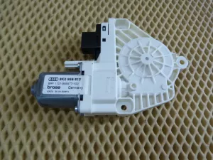 Моторчик стеклоподъемника задний правый Audi A4 [B8] 2007-2015 (8K0959812) — фото 1