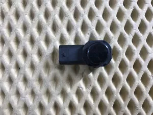 Датчик парковки VW Amarok 2010> VW Caddy III 2004-2015 VW Golf Plus 2005-2014 VW Golf VI 2009-2013 VW Golf VII 2012-2020 VW Jetta 2011-2018 VW Passat [B6] 2005-2010 VW Passat [B7] 2011-2015 VW Passat CC 2008-2017 VW Polo (HB) 2009-2017 VW Polo (Sed RUS) 2011-2020 VW Sharan 2010-2022 VW Tiguan 2007-2011 VW Tiguan 2011-2016 VW Touareg 2010-2018 VW Touran 2010-2016 VW Transporter T5 2003-2015 (3C0919275L) — фото 1