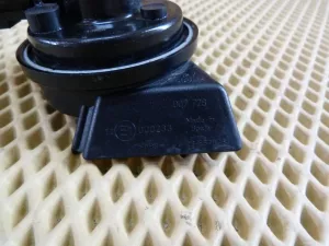 Звуковой сигнал Audi A4 [B8] 2007-2015 (8T0951221A 8T0951223A) — фото 10