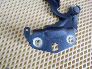 Петля капота VW Passat CC 2008-2017 (КОМПЛЕКТ 3C8823302A 3C8823301A) — фото 4