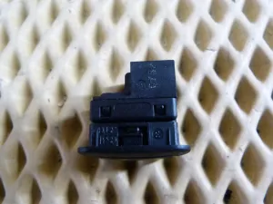 Кнопка многофункциональная VW Passat CC 2008-2017 (ОТКЛЮЧЕНИЯ СИГНАЛИЗАЦИИ 6Q0962109B) — фото 3