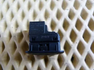 Кнопка многофункциональная VW Passat CC 2008-2017 (ОТКЛЮЧЕНИЯ СИГНАЛИЗАЦИИ 6Q0962109B) — фото 4