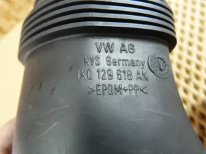 Патрубок воздушного фильтра VW Passat CC 2008-2017 (1K0129618AN) — фото 7