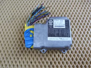 Блок управления AIR BAG VW Passat CC 2008-2017 (5N0959655T 5N0973100) — фото 1