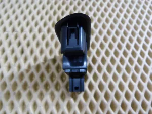 Кнопка стеклоподъемника VW Golf VI 2009-2013 (ЗАДНЯЯ ЛЕВАЯ 5K0959855) — фото 3