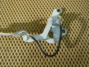 Петля капота BMW 1-serie E87/E81 2004-2011 (41617210673 41617210674) — фото 9