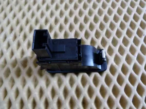 Кнопка стеклоподъемника VW Sharan 2010> (ЗАДНЯЯ ПРАВАЯ 7L6959855B) — фото 3