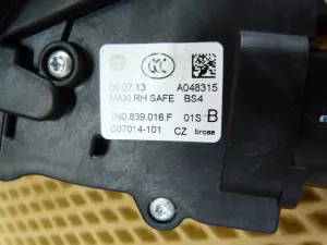 Моторчик привода сдвижной двери VW Sharan 2010> (КОМПЛЕКТ ЗАДНЕЙ ПРАВОЙ ДВЕРИ 7N0843872G 7N0843436D 7N0843648C 7N0843414C 7N0843640 7N0843638 7N0843842A 7N0843844A 7N0843336G 7N0843398D/E 7N0868640C 7N0959794H 7N0971692BH 7N0959845B 7N0839718 7N0839718T 7N0959244A 7N0843385AE 7N0843745 7N0839886B 7N0839003K 7N0839016F 7N0839100C) — фото 78