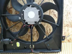 Диффузор в сборе с вентилятором VW Touran 2003-2010 (1K0121205AD 1K0959455FR 1K0959455ET) — фото 14